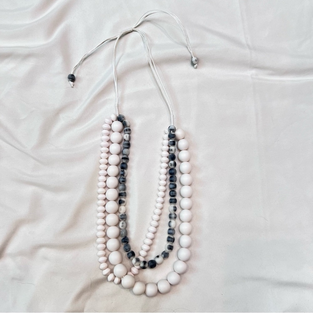 Multi-strand Beaded Stone-like Necklace Solid White, Black & White Marble-Look